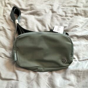 Lululemon Everywhere Belt Bag
